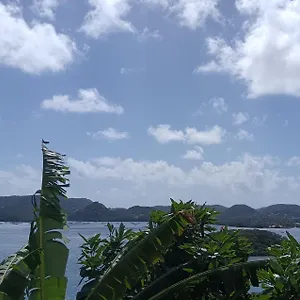 f2-familial-vue-imprenable-sur-la-baie-du-marin.comcaribbean.com/